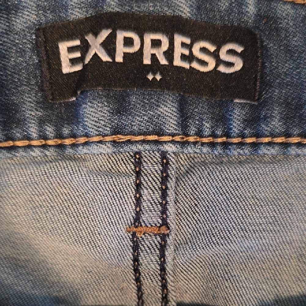 (J60) Express Blue Distressed Jean Shorts Sz 4 - Picture 5 of 7